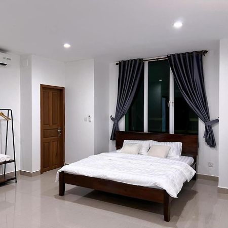 D32 Homestay Near Airport Behind Brown Coffee Airport Phnom Penh Exterior photo