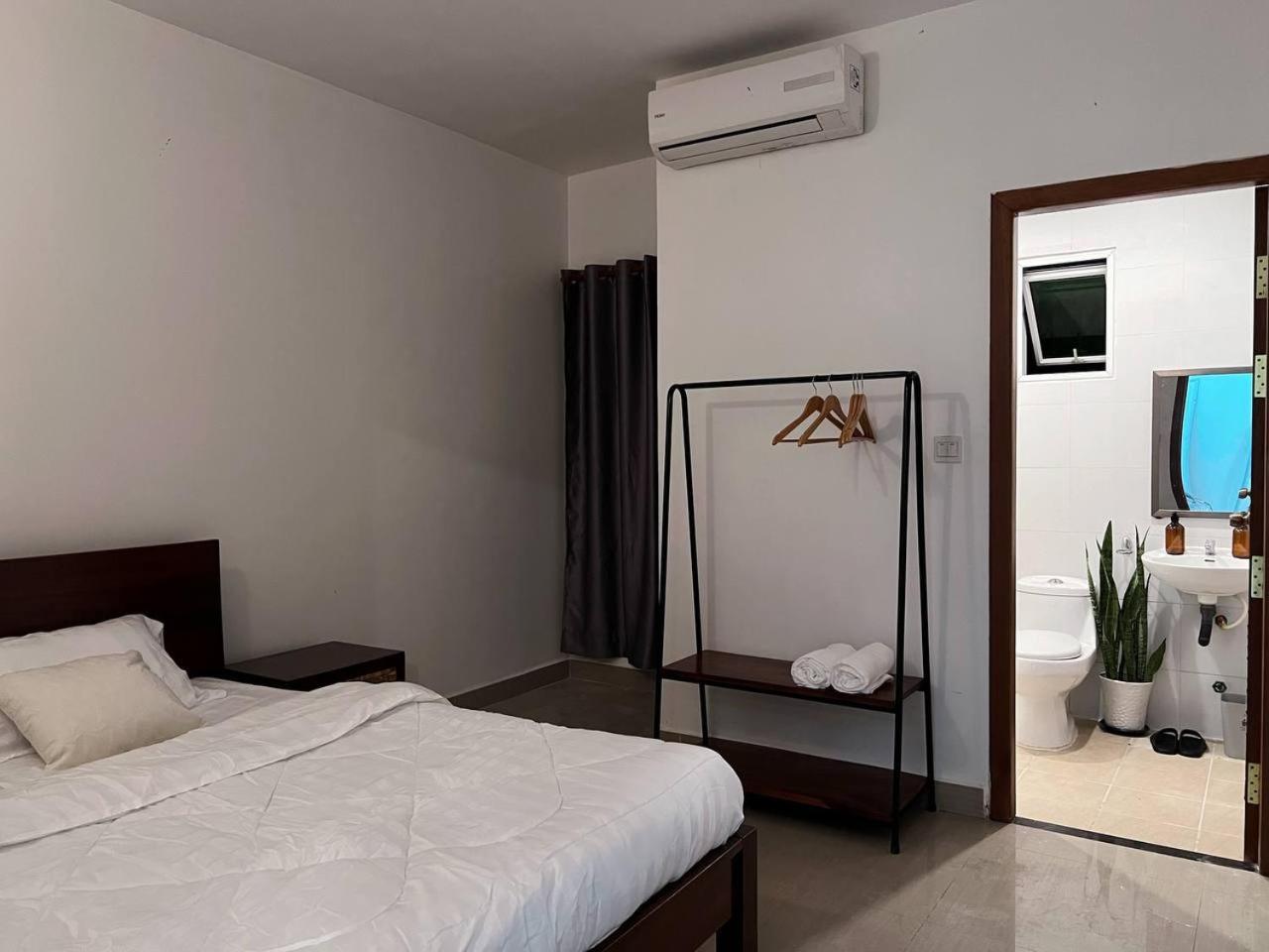 D32 Homestay Near Airport Behind Brown Coffee Airport Phnom Penh Exterior photo