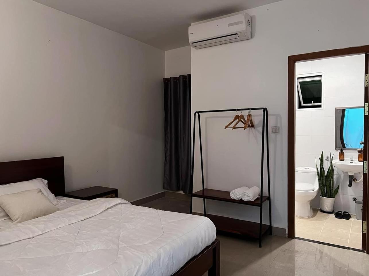 D32 Homestay Near Airport Behind Brown Coffee Airport Phnom Penh Exterior photo