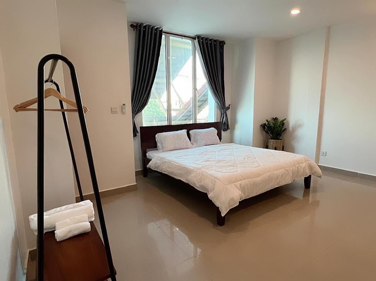 D32 Homestay Near Airport Behind Brown Coffee Airport Phnom Penh Exterior photo