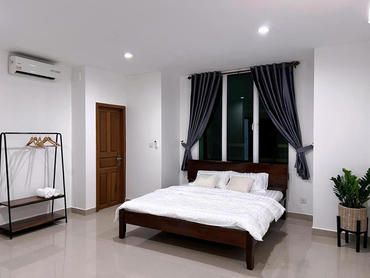 D32 Homestay Near Airport Behind Brown Coffee Airport Phnom Penh Exterior photo
